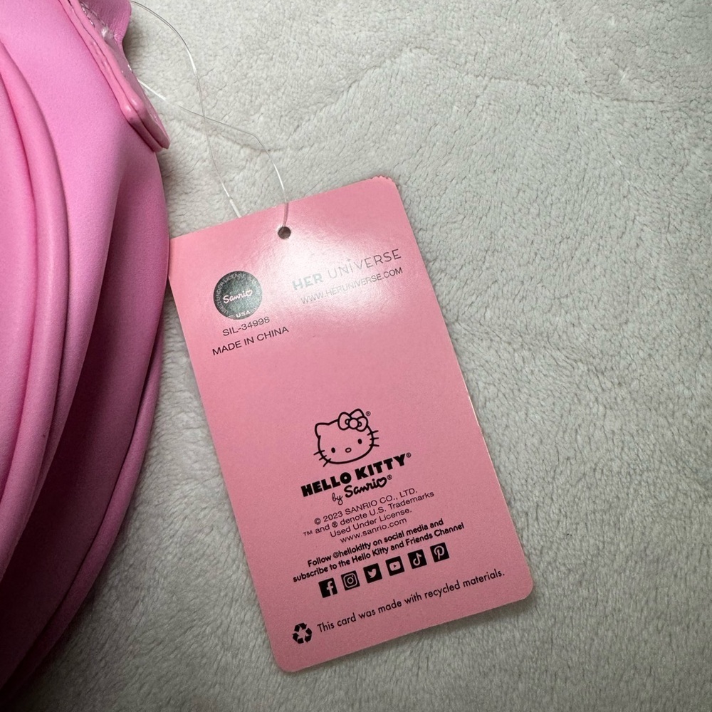 Hello Kitty Hot Topic Exclusive Bag/Purse & Matching Coin Purse​​ - Picture 7 of 9